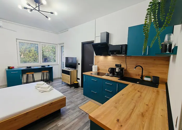 Botev Design - Walk To Old Town - Pumo Bukarest