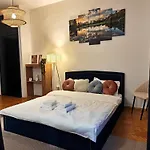 Botev Design - Walk To Old Town - Pumo Apartment