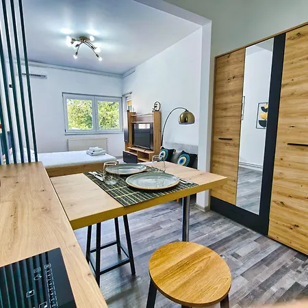 Botev Design - Walk To Old Town - Pumo Apartment *