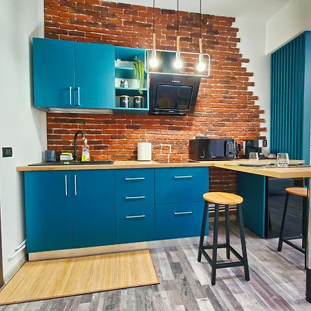 Botev Design - Walk To Old Town - Pumo *