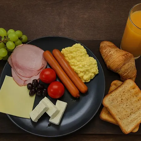 Botev Design - Walk To Old Town - Pumo * Bukareszt