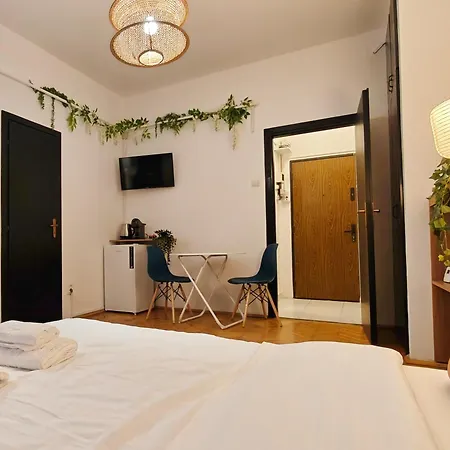 Botev Design - Walk To Old Town - Pumo Apartment Bucharest