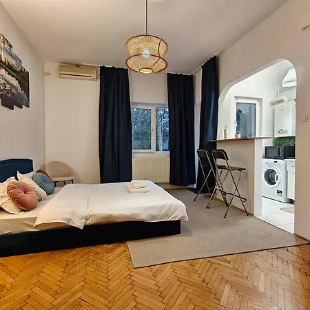 Botev Design - Walk To Old Town - Pumo Bucharest