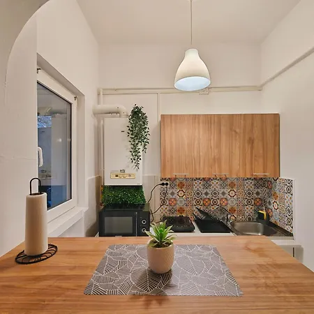 Botev Design - Walk To Old Town - Pumo *