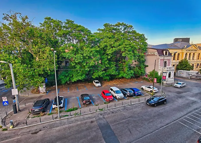 Botev Design - Walk To Old Town - Pumo Apartament *