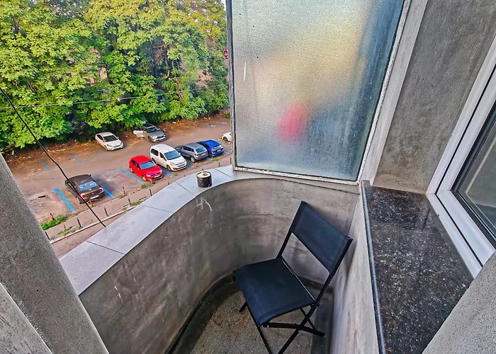 Botev Design - Walk To Old Town - Pumo *