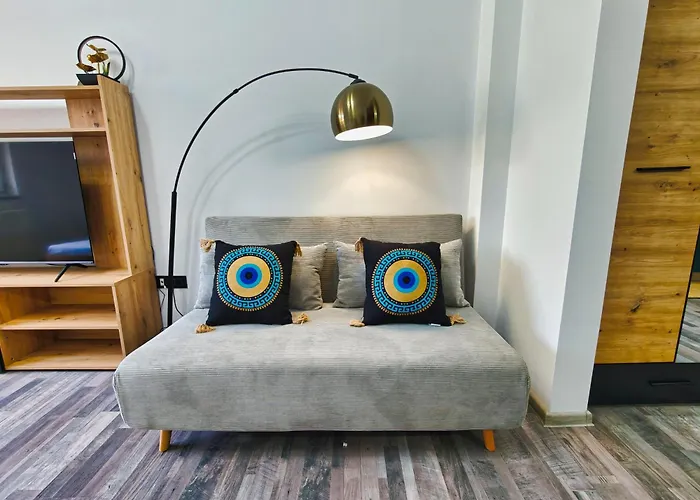 Botev Design - Walk To Old Town - Pumo Apartament