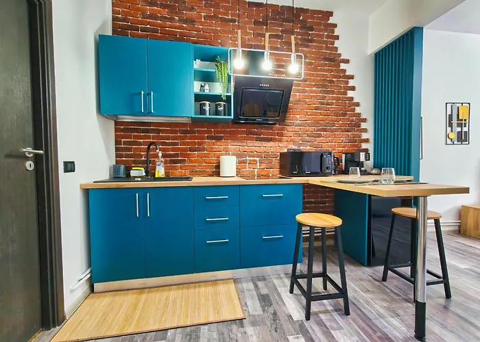 Botev Design - Walk To Old Town - Pumo *