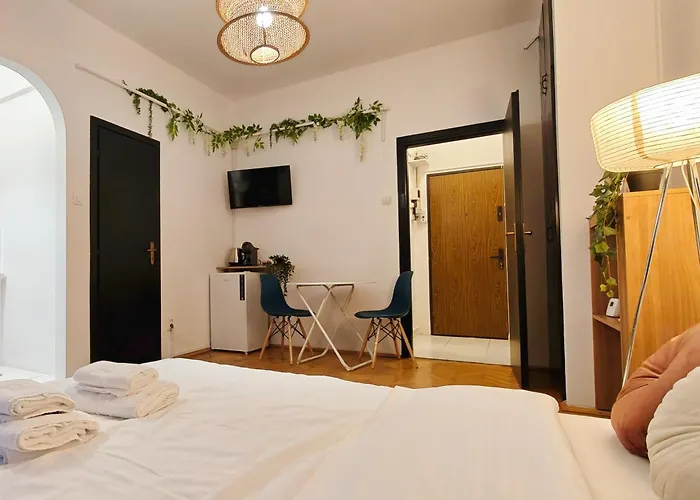 Botev Design - Walk To Old Town - Pumo Apartamento Bucareste