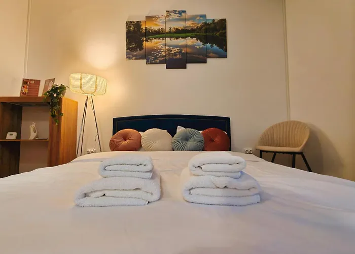 Botev Design - Walk To Old Town - Pumo *