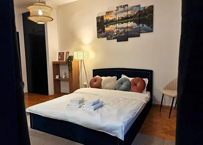 Botev Design - Walk To Old Town - Pumo Apartmán